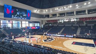 Duquesne vs. Loyola Chicago, 6:01 p.m. taken in Uptown (Live coverage)